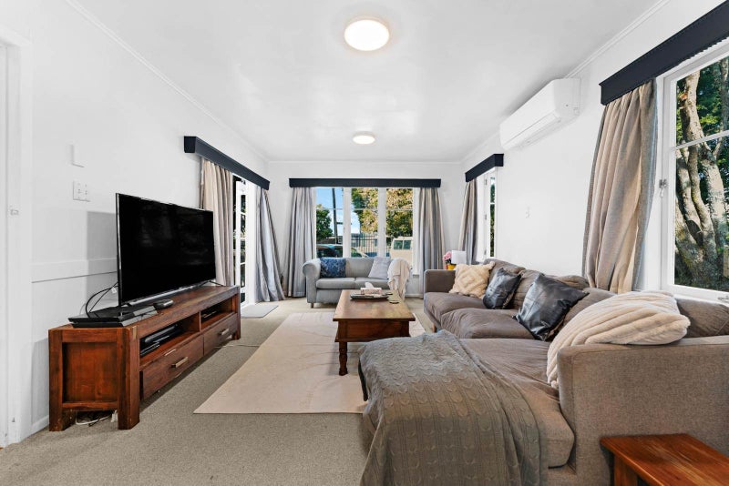 3 Incomes - 835sqm - MUST SELL!64373868098178111