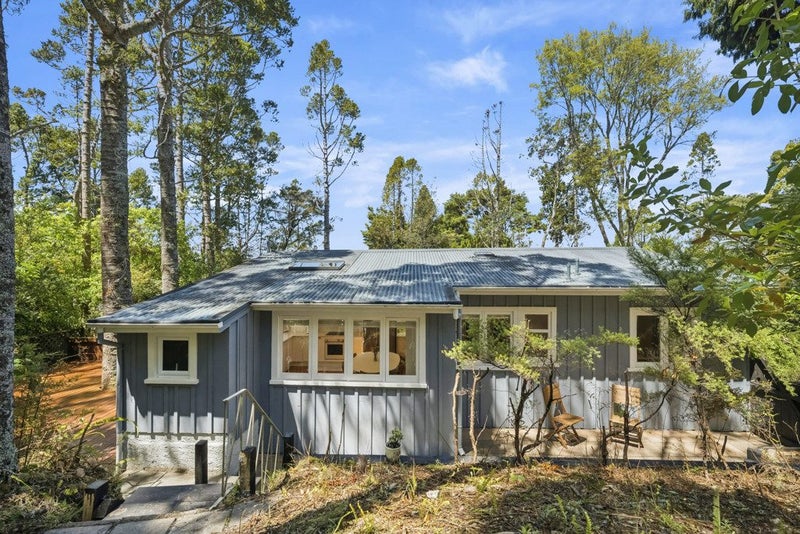 Titirangi Retreat - Sun, Style and Sea Views!64296482935041112