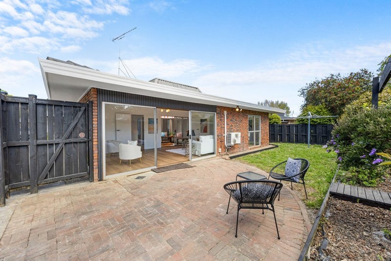 Renovated, Relaxed & Ready to Move In!64373868208002110