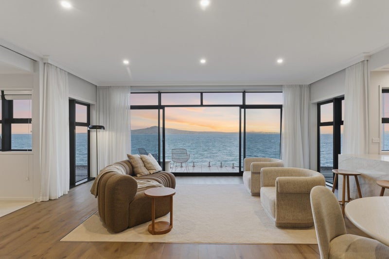 Euro-Style Condo with World-Class Vistas64296582911618112