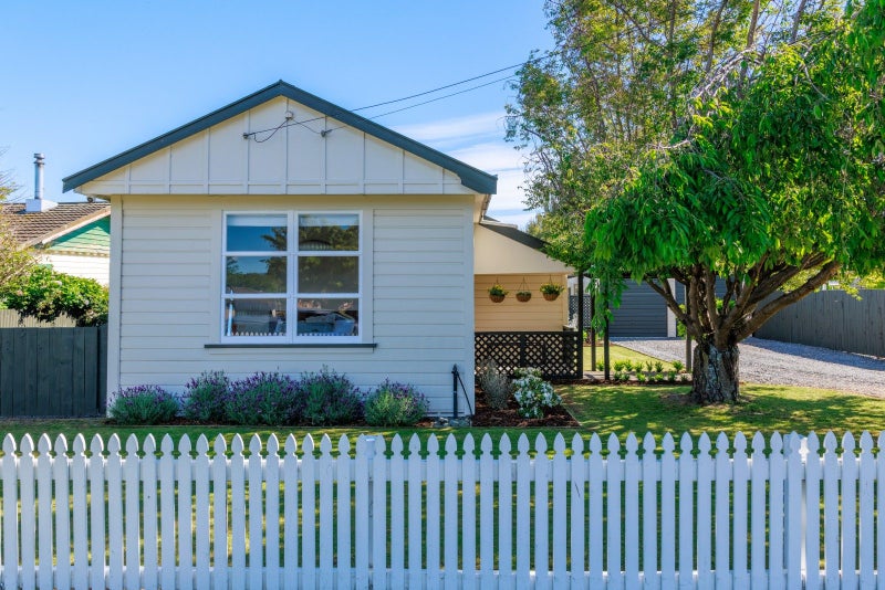 Vendors upsizing - storybook charm64296695412610114