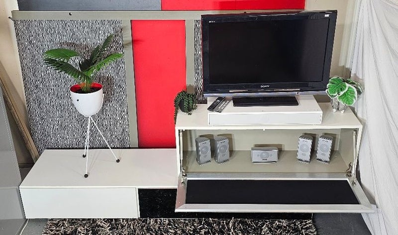 BO Concept Lugano TV/Entertainment Unit. Bauhaus at a Fraction of RRP £1,500+. Carousel 2