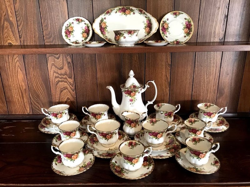 Old Country Rose China tea and coffee Carousel 1