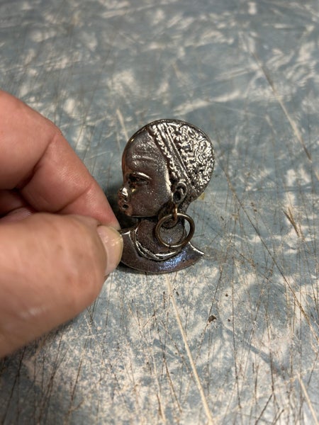 MidCentury silver plated African woman brooch - Varmly Design Carousel 3