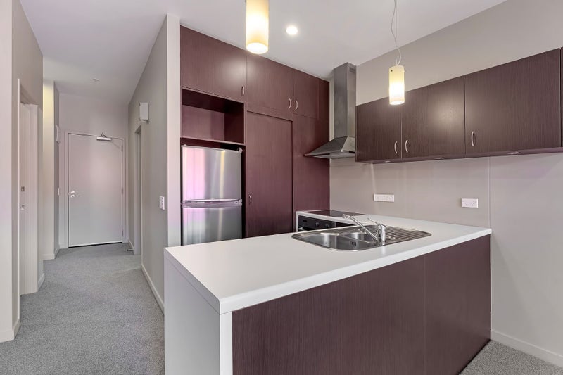 Urban Ease with Extras, Please64297506760833114