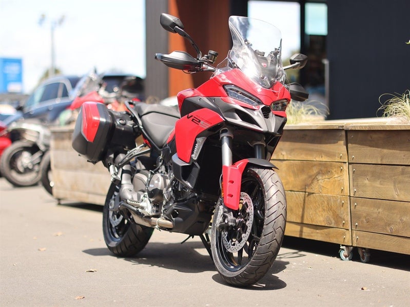 2025 Ducati Multistrada V2S TRAVEL64297699075715110
