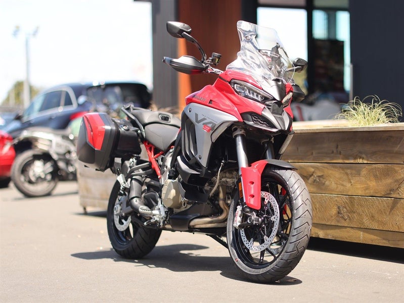 2025 Ducati Multistrada V4s64297800577666110