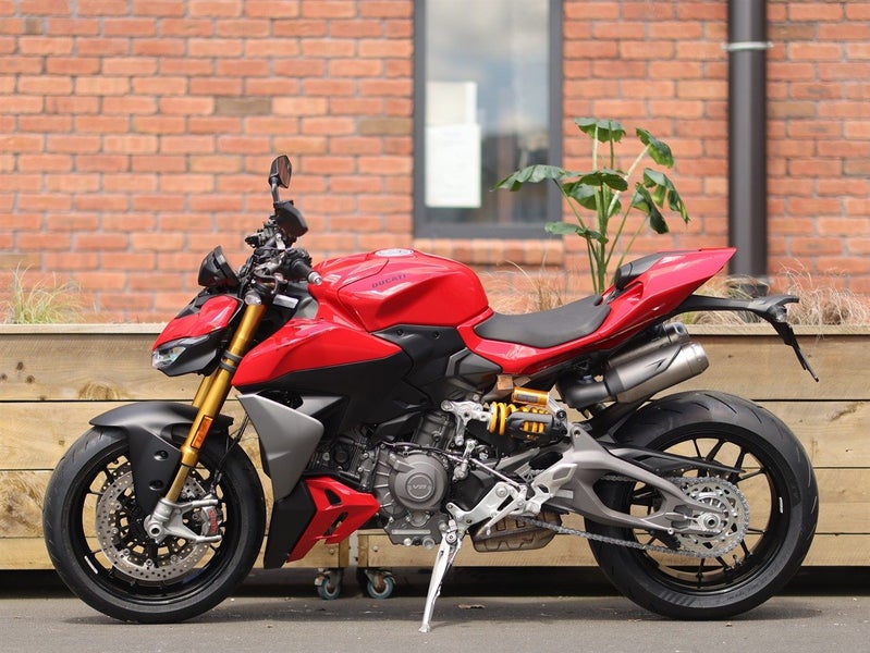 2025 Ducati Streetfighter V2S64297699098755113