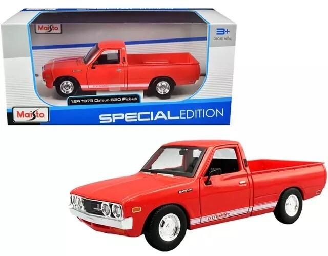 Maisto Design: 1:24 Die-cast Vehicle - 1973 Datsun 620 Pick-up (Special Edition) Carousel 1