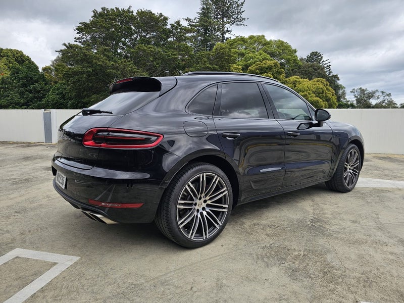 2015 Porsche Macan Turbo64298201880195114