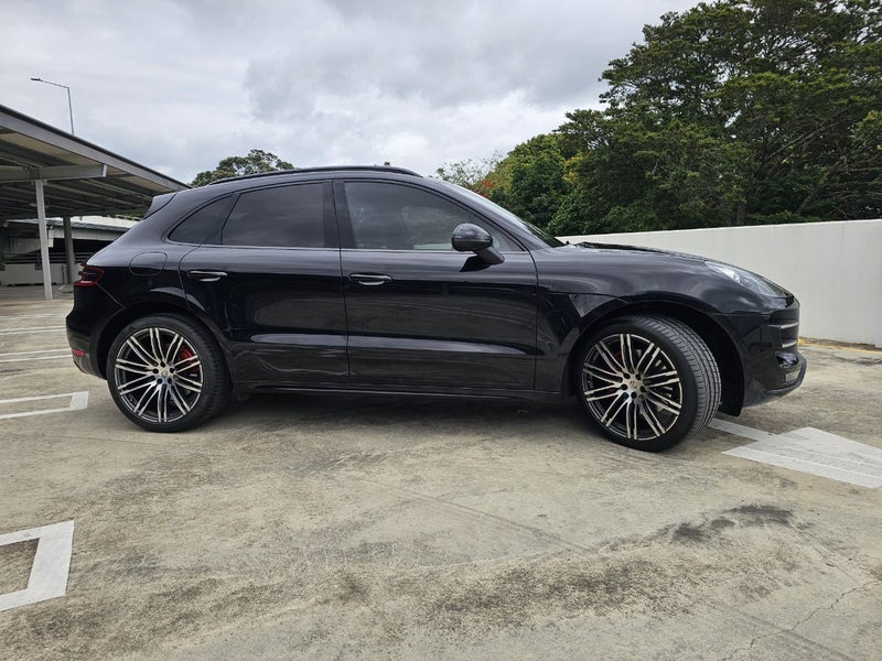 2015 Porsche Macan Turbo64298201880195112