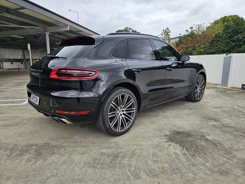 2015 Porsche Macan Turbo64298201880195113