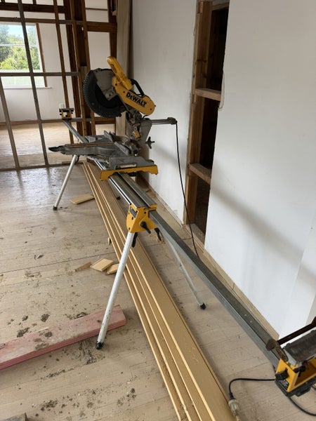 Dewalt 12” drop saw and stand combo64299421121666112