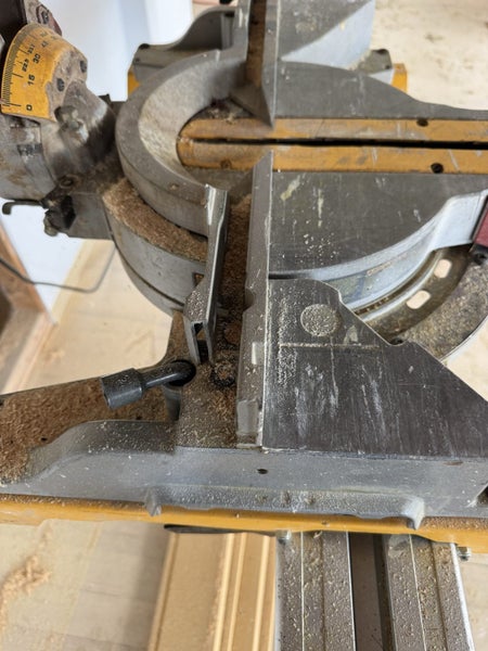 Dewalt 12” drop saw and stand combo64299421121666114