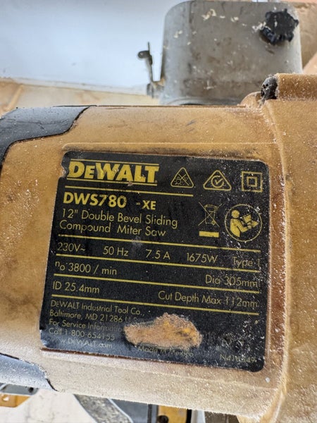 Dewalt 12” drop saw and stand combo64299421121666113