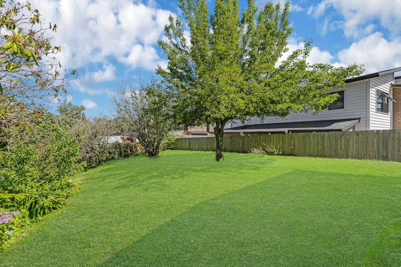 Big Land, Big Garages, Big Future!64300831111171112