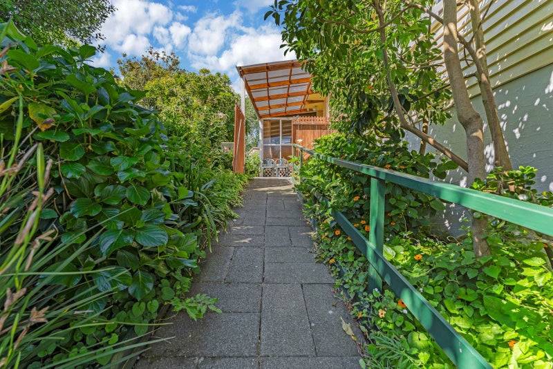 Big Land, Big Garages, Big Future!64300831111171114