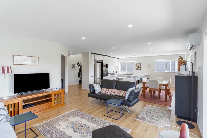 Sustainable and Sumptuous64300831214851113