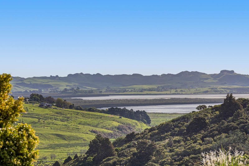 Secure your Slice of Country Paradise64300831230338112