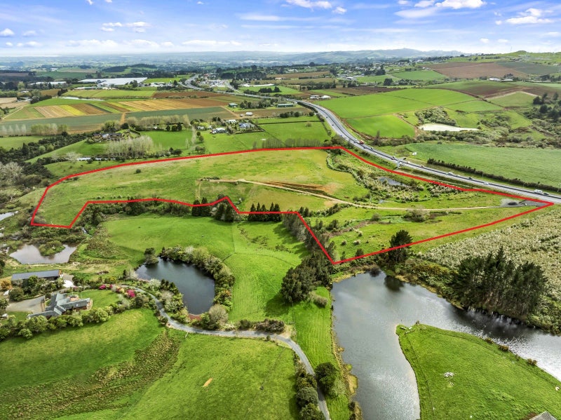 Auckland gateway landmark – 9ha64311027837186113