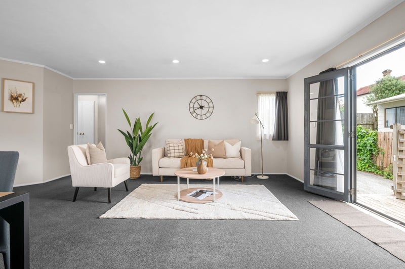 Stretch Your Dollar!64303561296385111