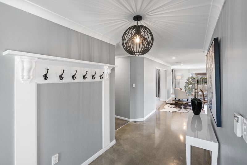 Big on Style! Big on Space!64303870779649112