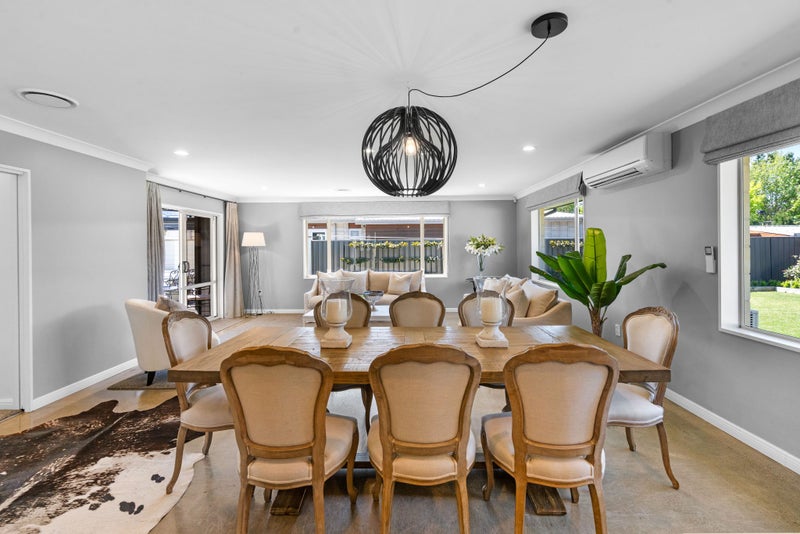 Big on Style! Big on Space!64303870779649114