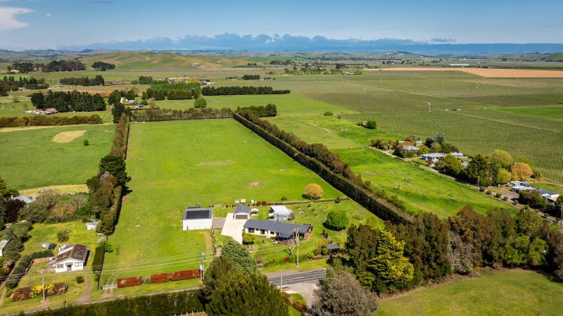 Room for life, work and play!64303870976769113