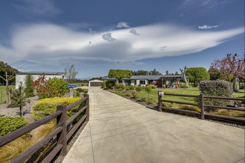 Room for life, work and play!64303870976769114