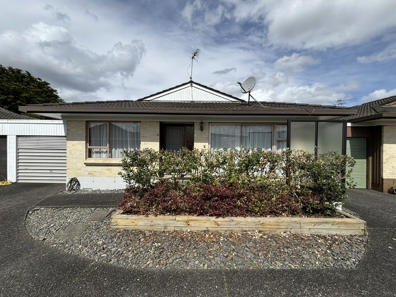 Epsom, 2 bedrooms64303957191427110