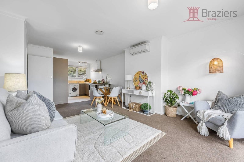 Single Level in Merivale-Golden Opportunity64471930882433113