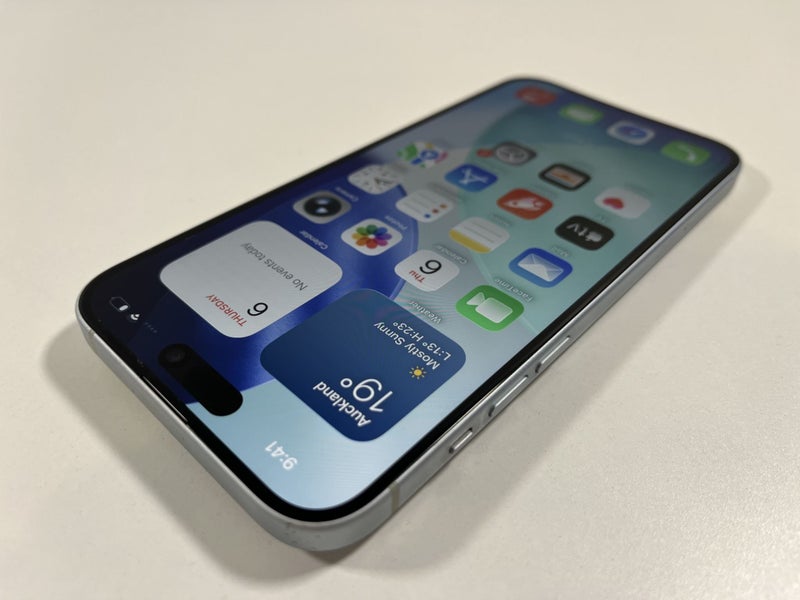 Broken Apple iPhone 15 Plus 128gb64304228519426113