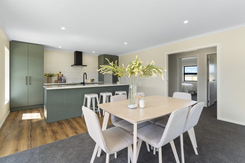 First Dibs on Fresh Living64304278310913113