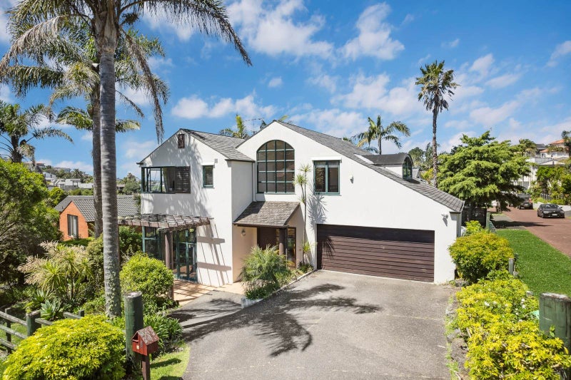 Sea Views & Potential in Rangitoto Zone!64304377754115110