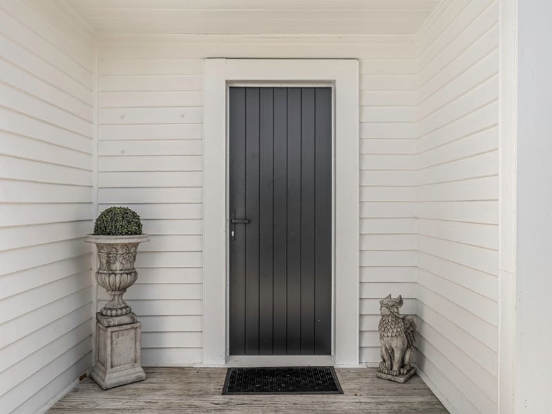 Stylish fully renovated villa – move in and enjoy!64304378006403113