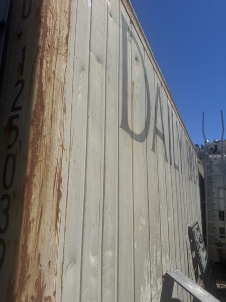 40ft Container $1 Reserve Carousel 5