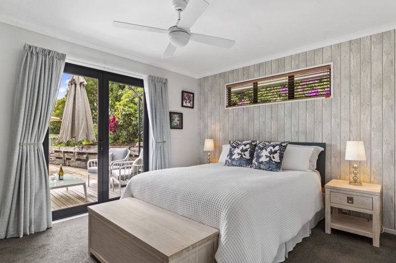 Sea views, sunshine and style64304788011521114