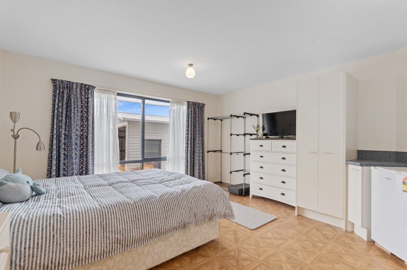 Views, sun, space, privacy64304788127617114