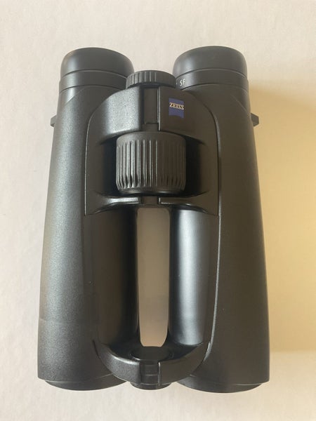 Zeiss Victory SF 10x42 Carousel 1