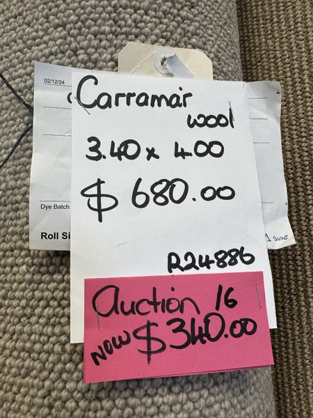 Auction 16, 3.40 x 4.00 metres, Woolen, loop pile carpet Carousel 1