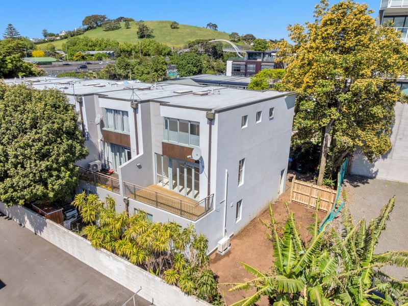 Entry into Epsom’s Double Grammar Zone64304990588034112