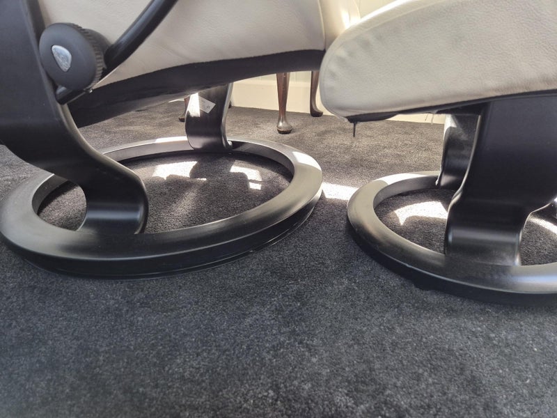 Stressless Swivel Recliner & Stool64837742828162113