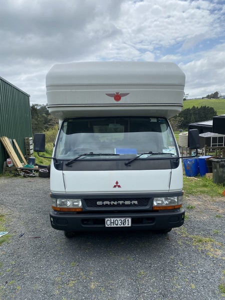 2004 Mitsubishi Canter Camper – Well-Maintained &64305195257217111