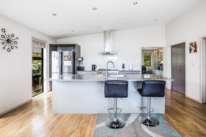 Sunny Single-Level Living with Space for All64305195292418113