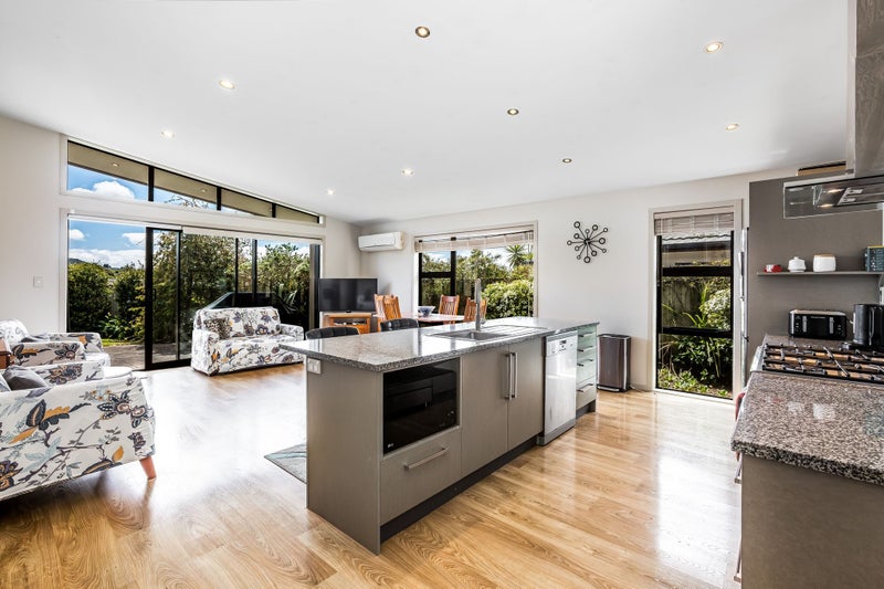 Sunny Single-Level Living with Space for All64305195292418114