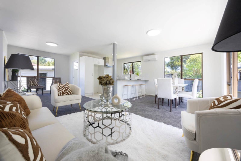 Vendor Leaving for Good – Must Sell!64305291082754111