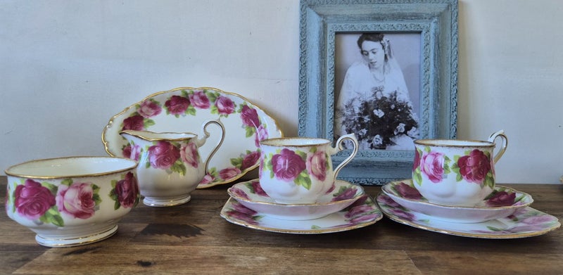 Beautiful Royal Albert Old English Roses Teaset for two Carousel 3