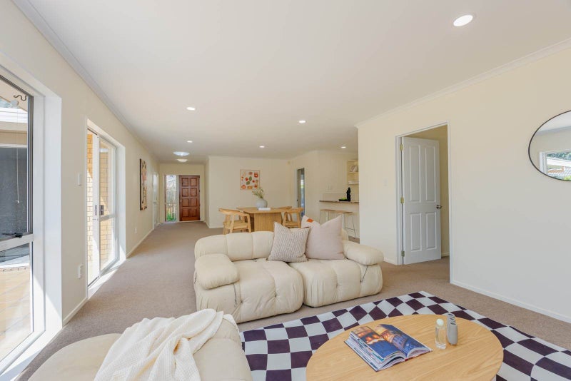 Peaceful, Private & Perfectly Positioned in Albany64306205213313114