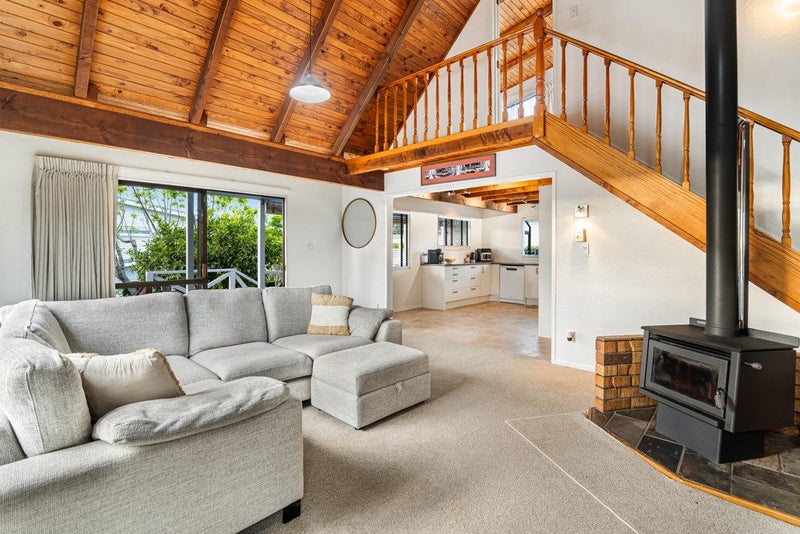 Coastal, Cosy & So Close To The Sand!64305794497409114