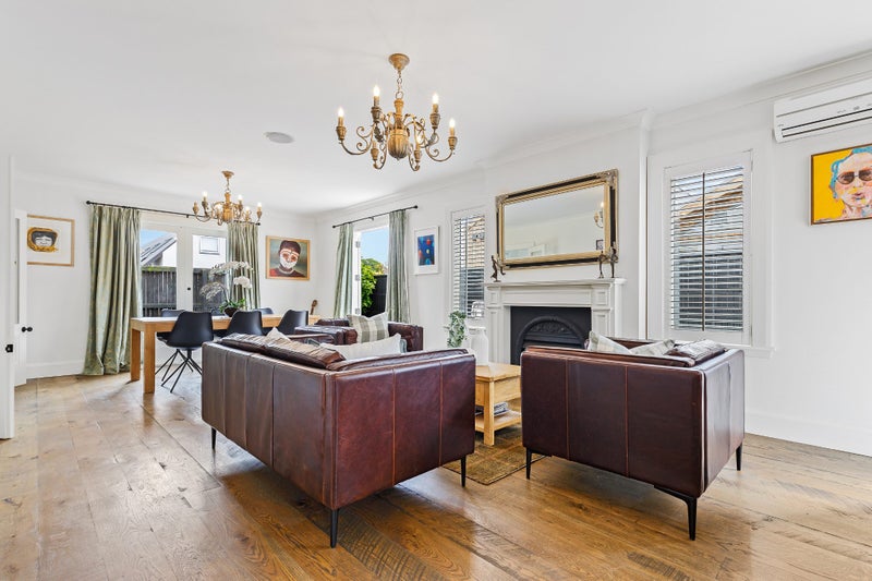 Standalone, Freehold & Double Garage64306110835331111